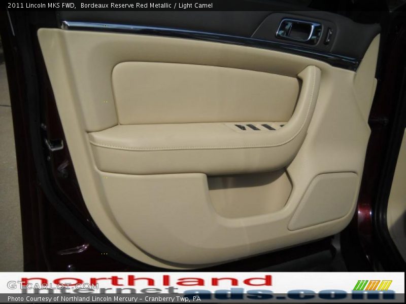 Bordeaux Reserve Red Metallic / Light Camel 2011 Lincoln MKS FWD
