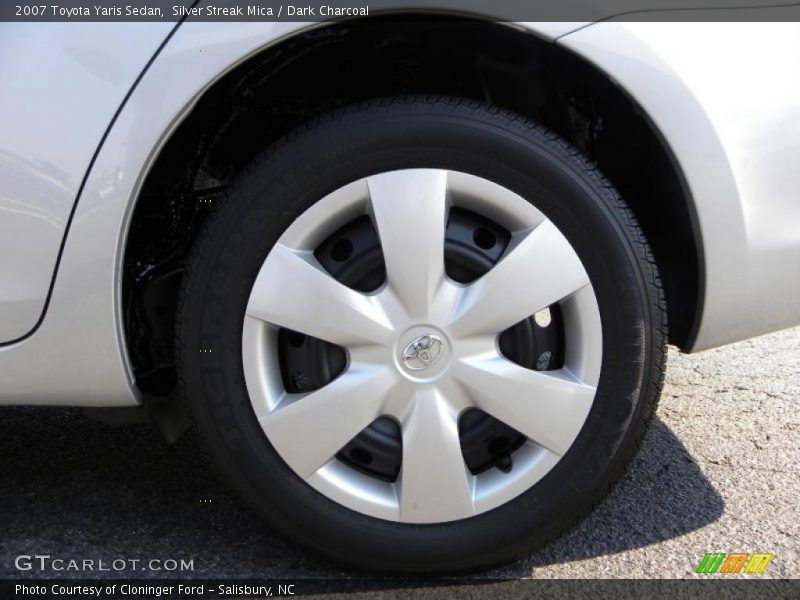 Silver Streak Mica / Dark Charcoal 2007 Toyota Yaris Sedan
