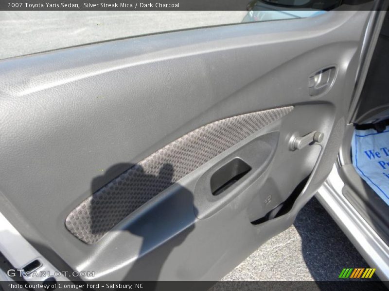Silver Streak Mica / Dark Charcoal 2007 Toyota Yaris Sedan