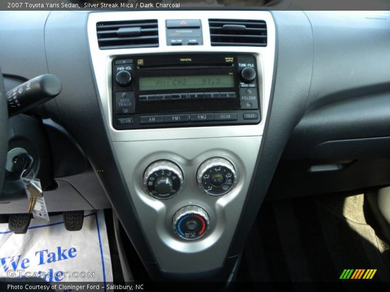 Silver Streak Mica / Dark Charcoal 2007 Toyota Yaris Sedan