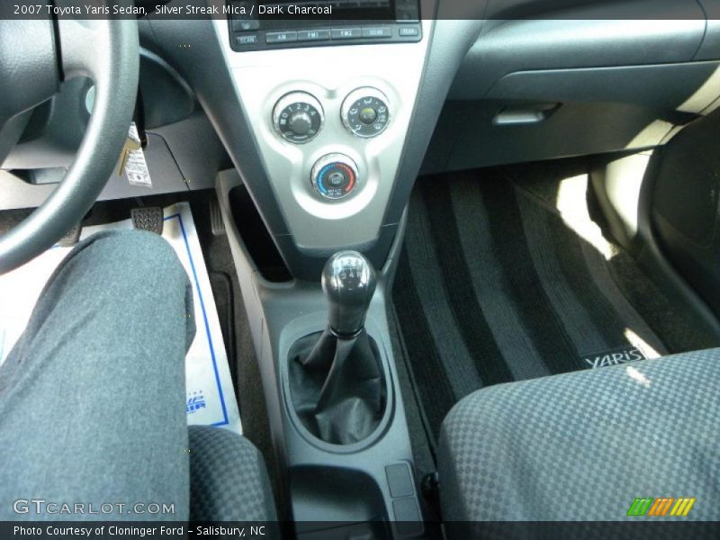 Silver Streak Mica / Dark Charcoal 2007 Toyota Yaris Sedan