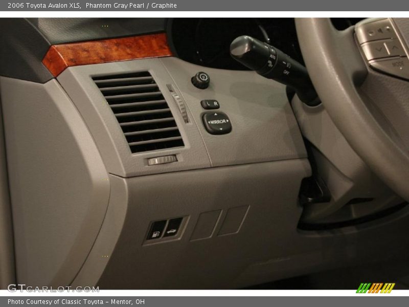 Phantom Gray Pearl / Graphite 2006 Toyota Avalon XLS