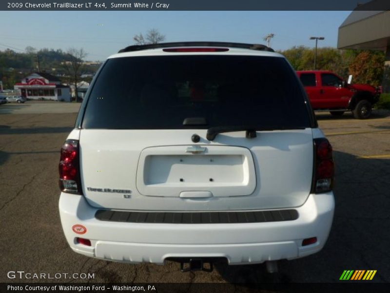 Summit White / Gray 2009 Chevrolet TrailBlazer LT 4x4