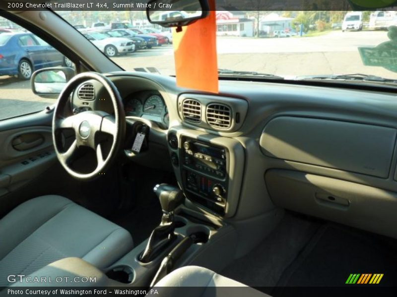 Summit White / Gray 2009 Chevrolet TrailBlazer LT 4x4