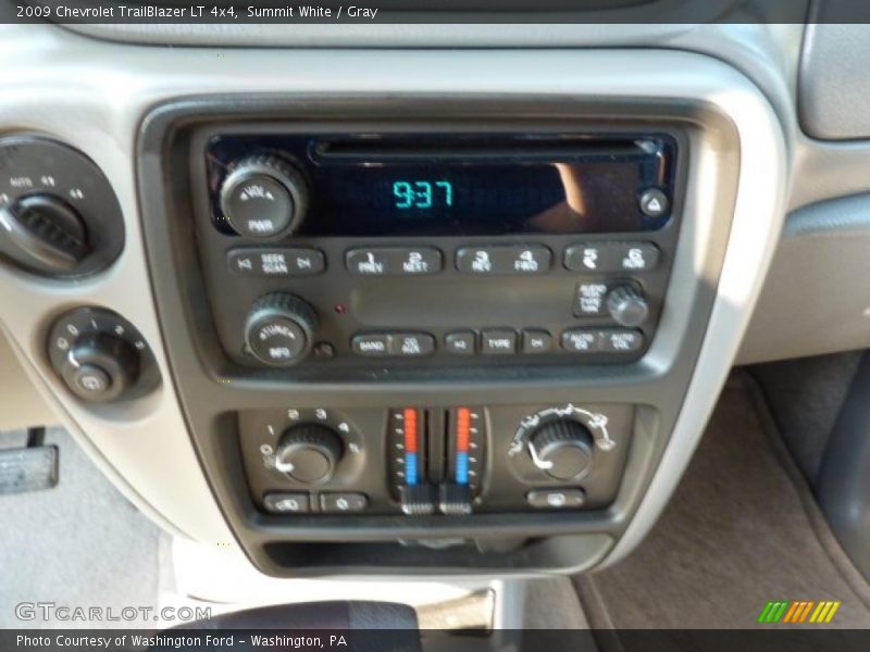 Summit White / Gray 2009 Chevrolet TrailBlazer LT 4x4