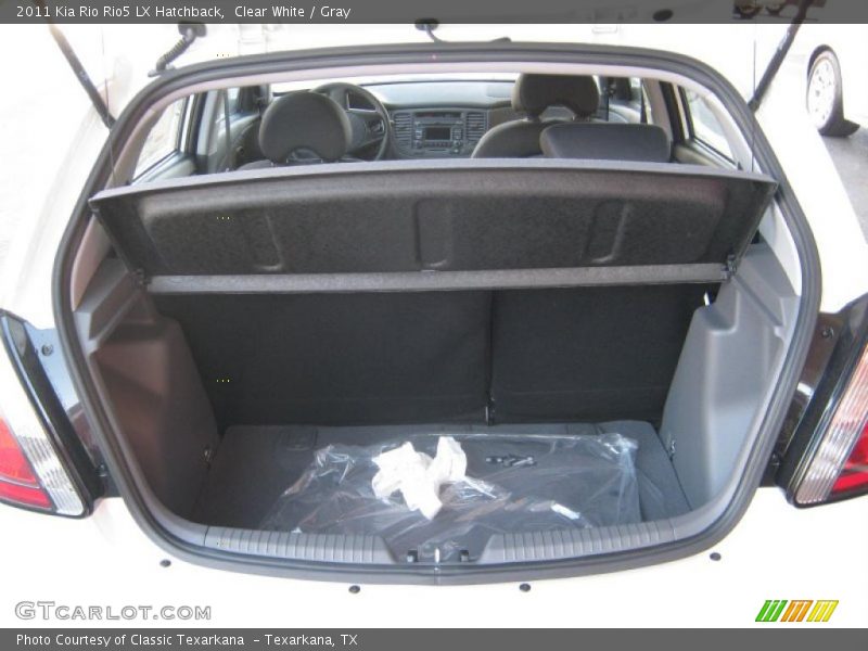  2011 Rio Rio5 LX Hatchback Trunk