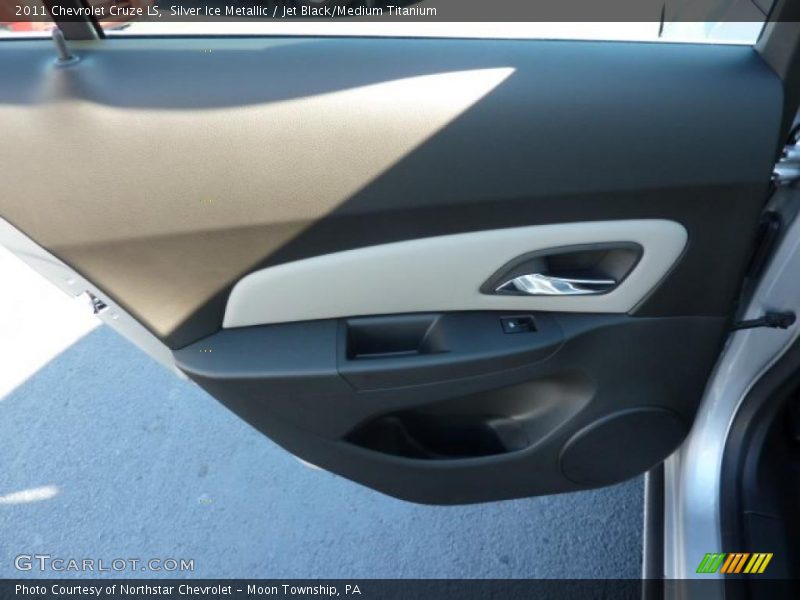 Silver Ice Metallic / Jet Black/Medium Titanium 2011 Chevrolet Cruze LS
