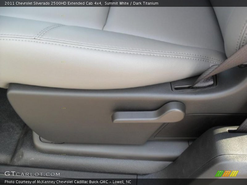 Summit White / Dark Titanium 2011 Chevrolet Silverado 2500HD Extended Cab 4x4