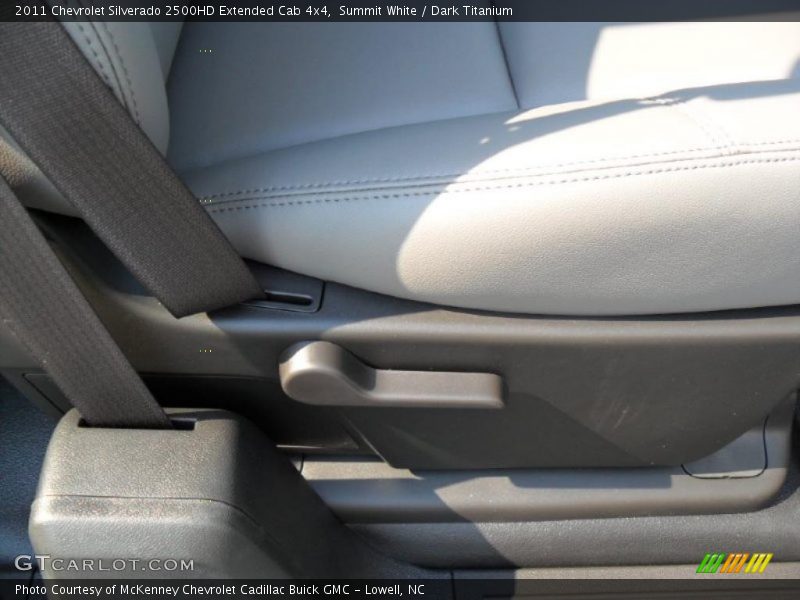 Summit White / Dark Titanium 2011 Chevrolet Silverado 2500HD Extended Cab 4x4