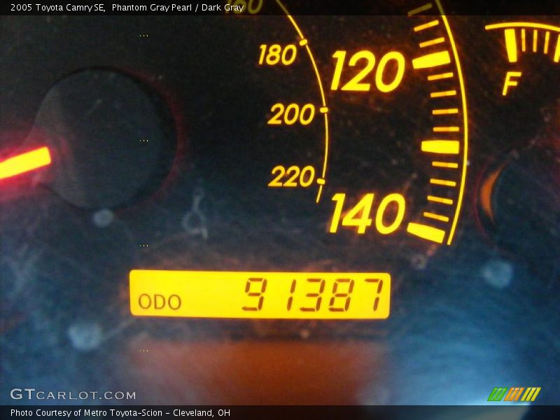 Phantom Gray Pearl / Dark Gray 2005 Toyota Camry SE