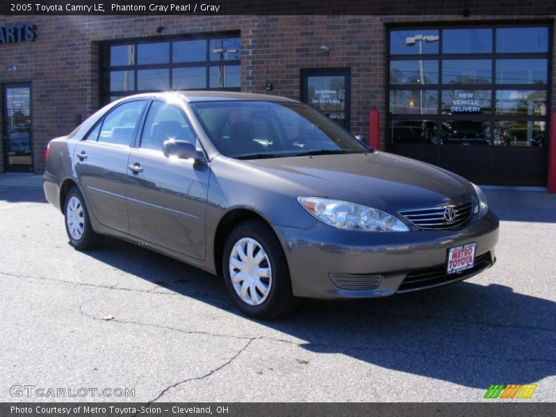 Phantom Gray Pearl / Gray 2005 Toyota Camry LE