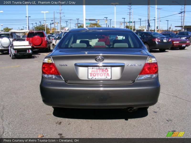 Phantom Gray Pearl / Gray 2005 Toyota Camry LE