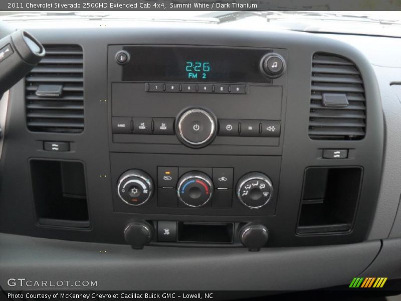 Controls of 2011 Silverado 2500HD Extended Cab 4x4