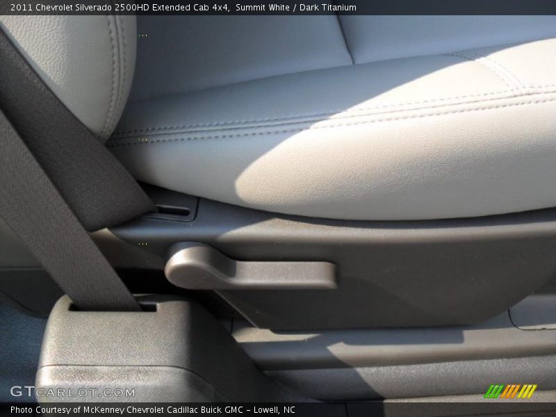 Summit White / Dark Titanium 2011 Chevrolet Silverado 2500HD Extended Cab 4x4