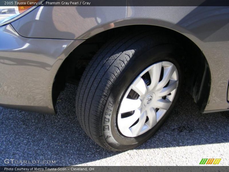 Phantom Gray Pearl / Gray 2005 Toyota Camry LE