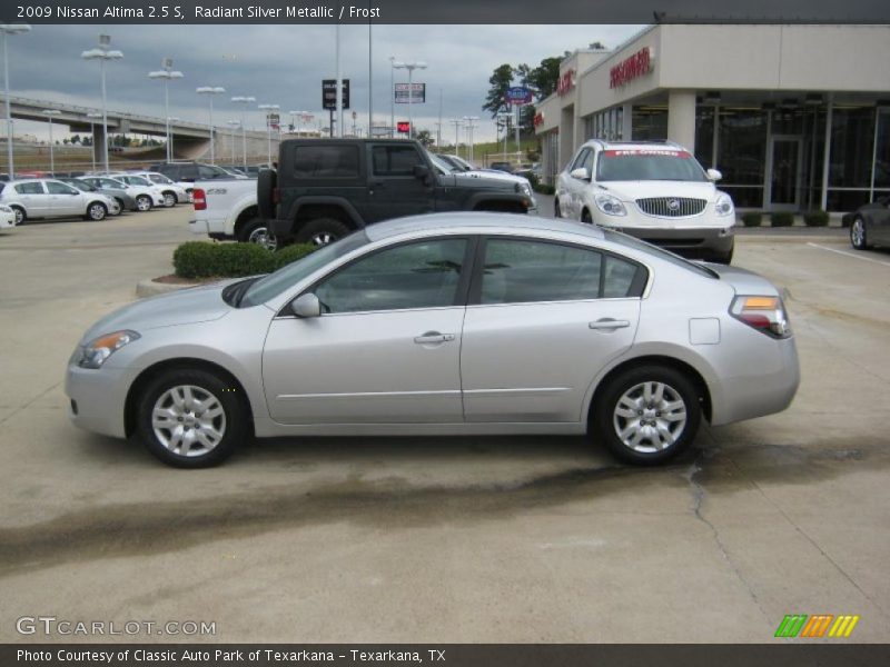 Radiant Silver Metallic / Frost 2009 Nissan Altima 2.5 S