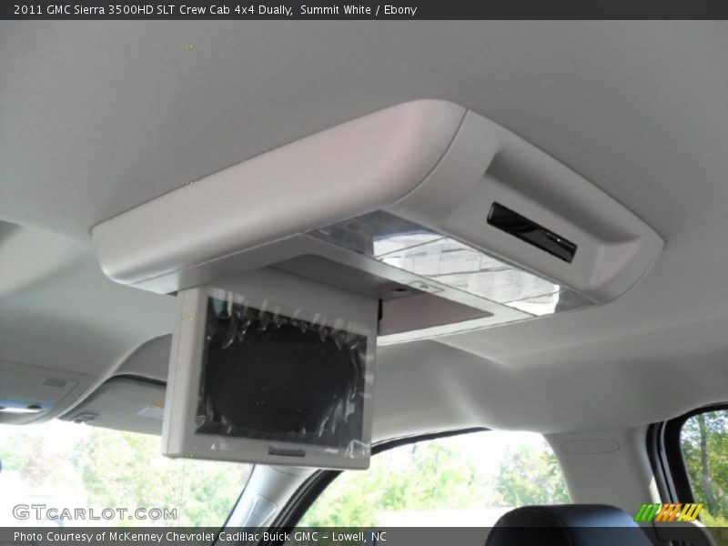 Controls of 2011 Sierra 3500HD SLT Crew Cab 4x4 Dually