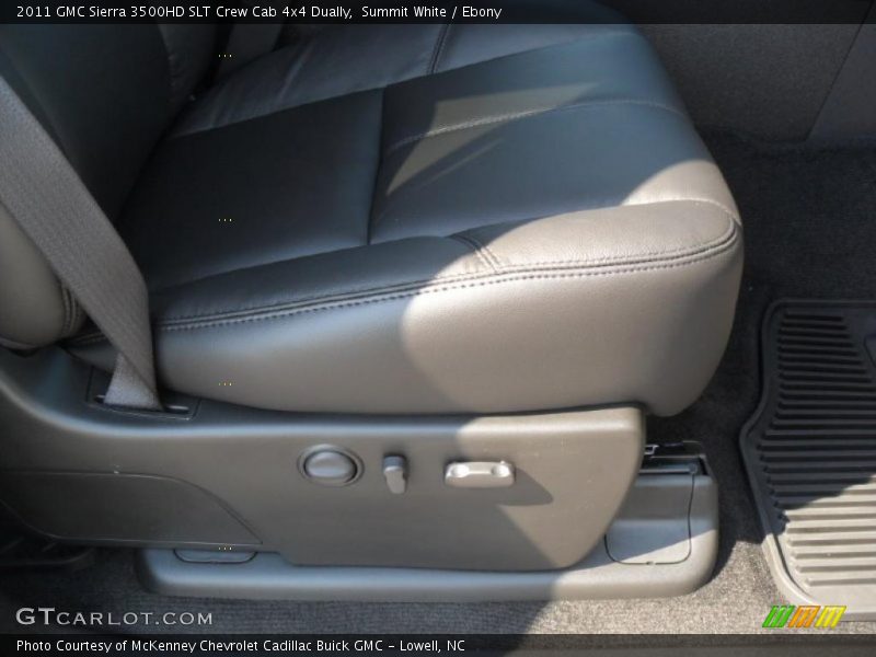 Summit White / Ebony 2011 GMC Sierra 3500HD SLT Crew Cab 4x4 Dually