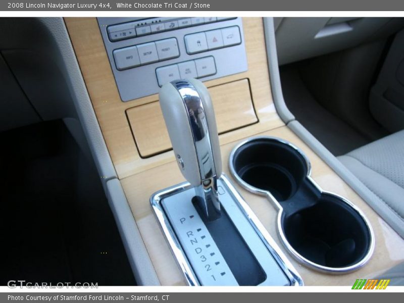  2008 Navigator Luxury 4x4 6 Speed Automatic Shifter