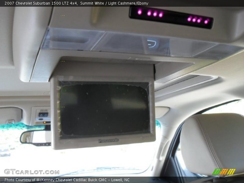 Controls of 2007 Suburban 1500 LTZ 4x4