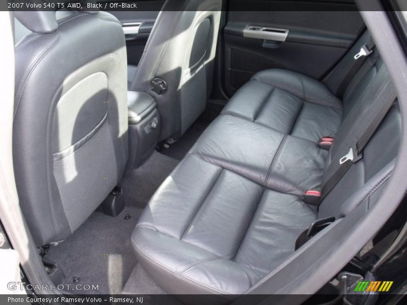  2007 S40 T5 AWD Off-Black Interior