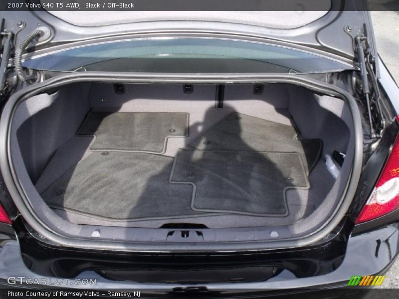  2007 S40 T5 AWD Trunk
