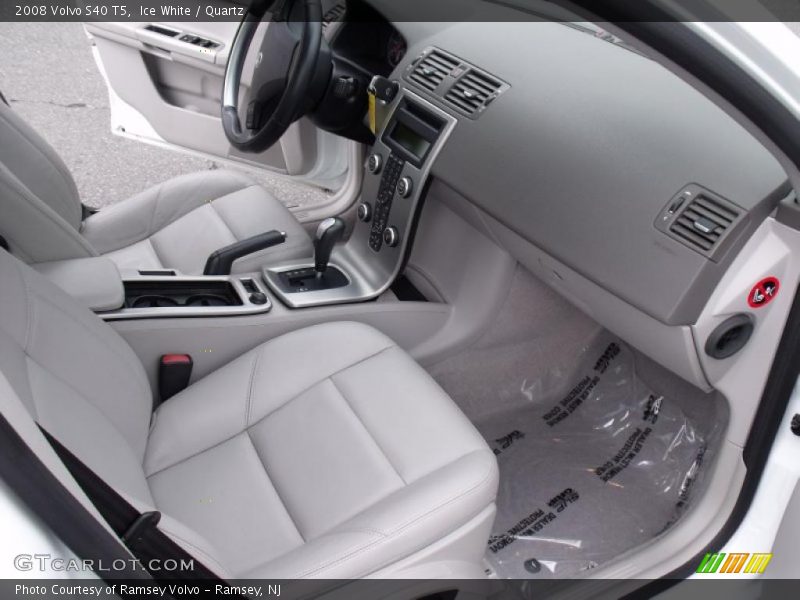  2008 S40 T5 Quartz Interior