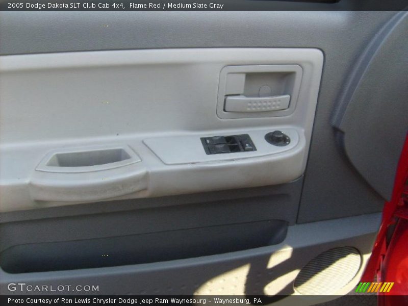 Flame Red / Medium Slate Gray 2005 Dodge Dakota SLT Club Cab 4x4