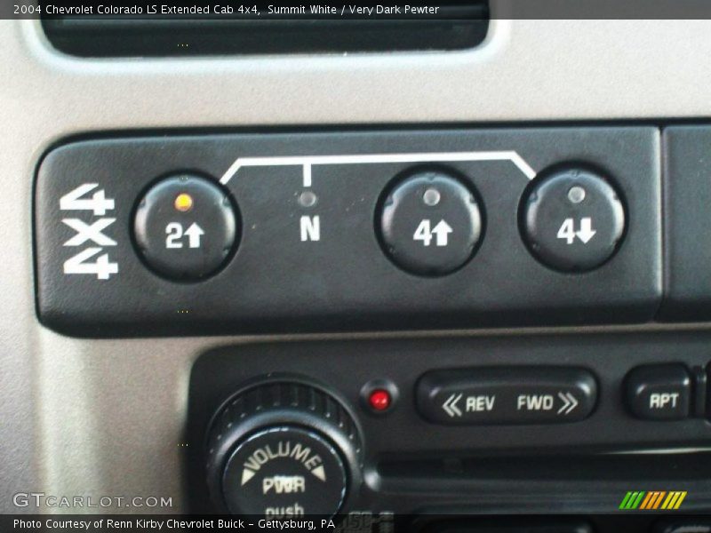 Controls of 2004 Colorado LS Extended Cab 4x4