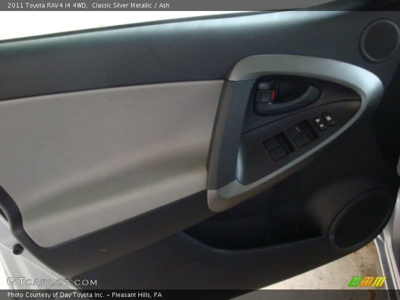 Classic Silver Metallic / Ash 2011 Toyota RAV4 I4 4WD