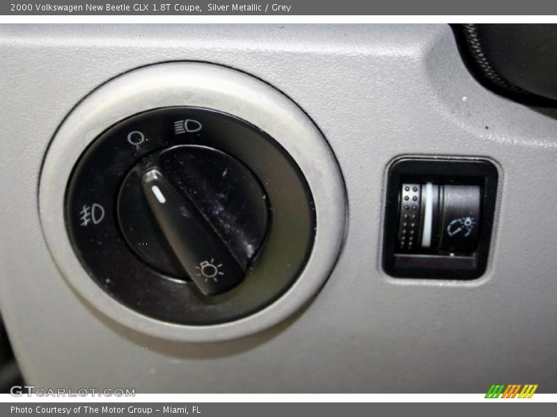 Silver Metallic / Grey 2000 Volkswagen New Beetle GLX 1.8T Coupe