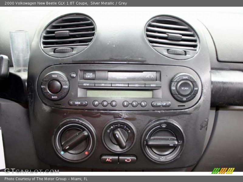 Silver Metallic / Grey 2000 Volkswagen New Beetle GLX 1.8T Coupe
