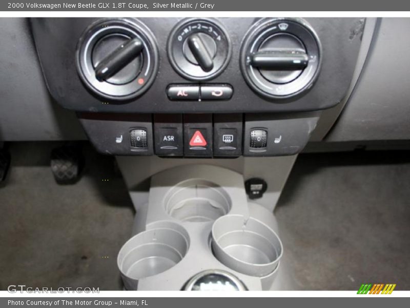 Silver Metallic / Grey 2000 Volkswagen New Beetle GLX 1.8T Coupe