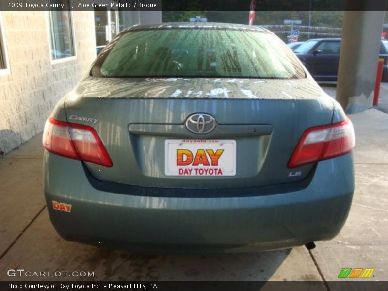 Aloe Green Metallic / Bisque 2009 Toyota Camry LE