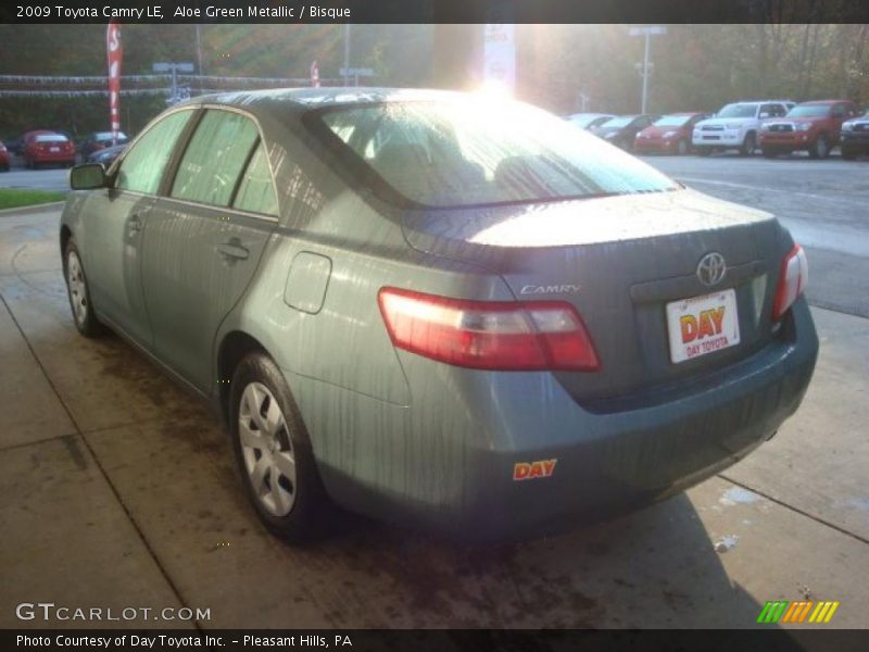 Aloe Green Metallic / Bisque 2009 Toyota Camry LE