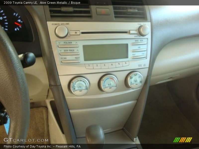 Aloe Green Metallic / Bisque 2009 Toyota Camry LE