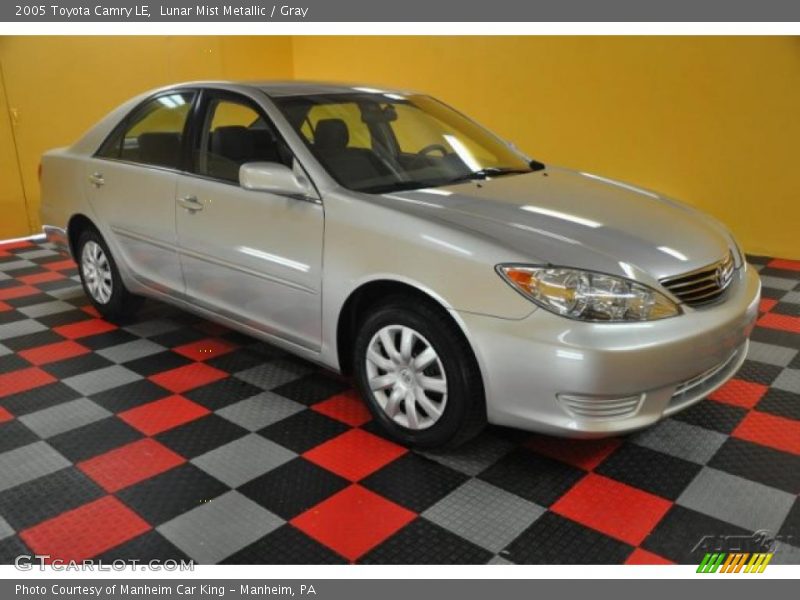 Lunar Mist Metallic / Gray 2005 Toyota Camry LE