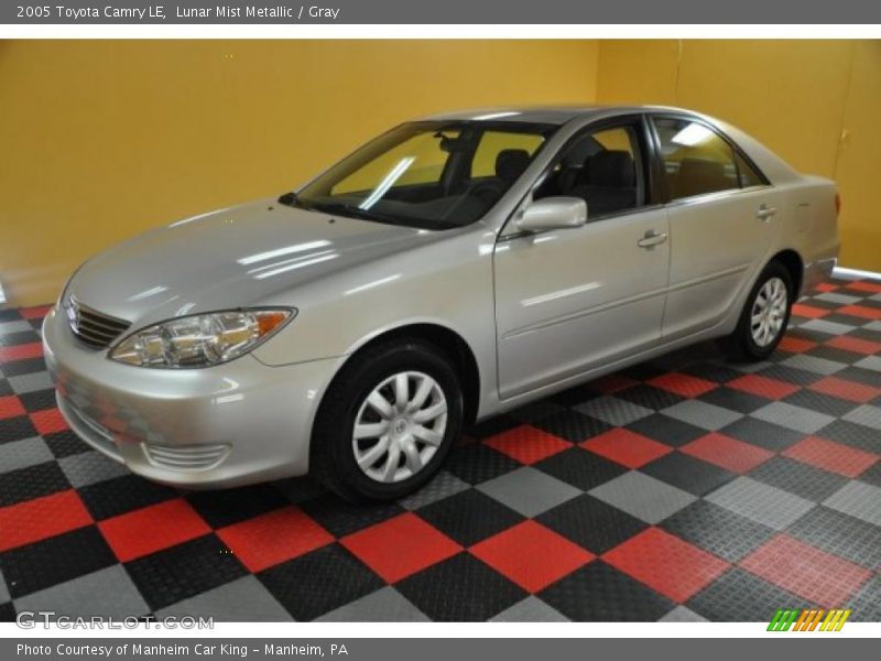 Lunar Mist Metallic / Gray 2005 Toyota Camry LE