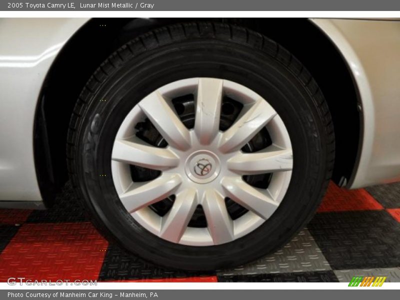 Lunar Mist Metallic / Gray 2005 Toyota Camry LE