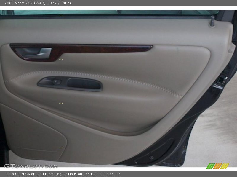 Black / Taupe 2003 Volvo XC70 AWD