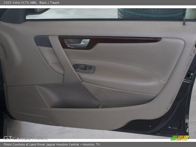 Black / Taupe 2003 Volvo XC70 AWD