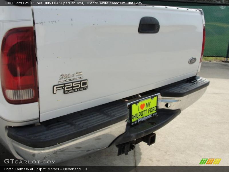 Oxford White / Medium Flint Grey 2003 Ford F250 Super Duty FX4 SuperCab 4x4