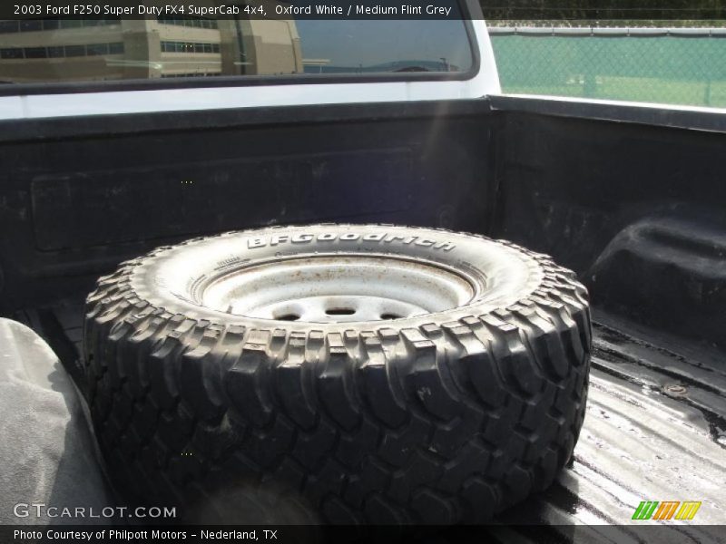 Oxford White / Medium Flint Grey 2003 Ford F250 Super Duty FX4 SuperCab 4x4