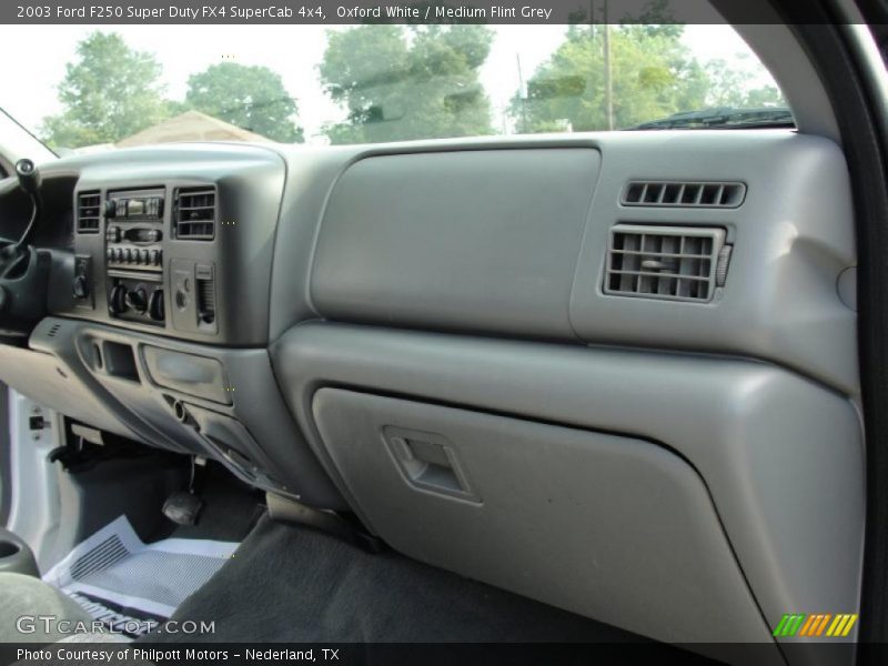 Oxford White / Medium Flint Grey 2003 Ford F250 Super Duty FX4 SuperCab 4x4