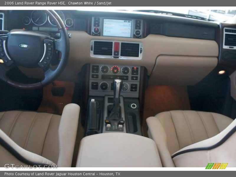 Dashboard of 2006 Range Rover HSE