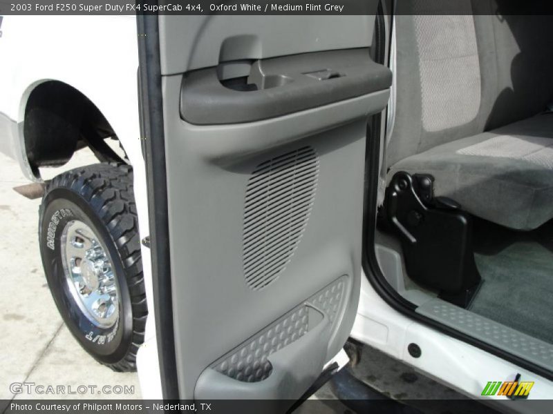 Oxford White / Medium Flint Grey 2003 Ford F250 Super Duty FX4 SuperCab 4x4