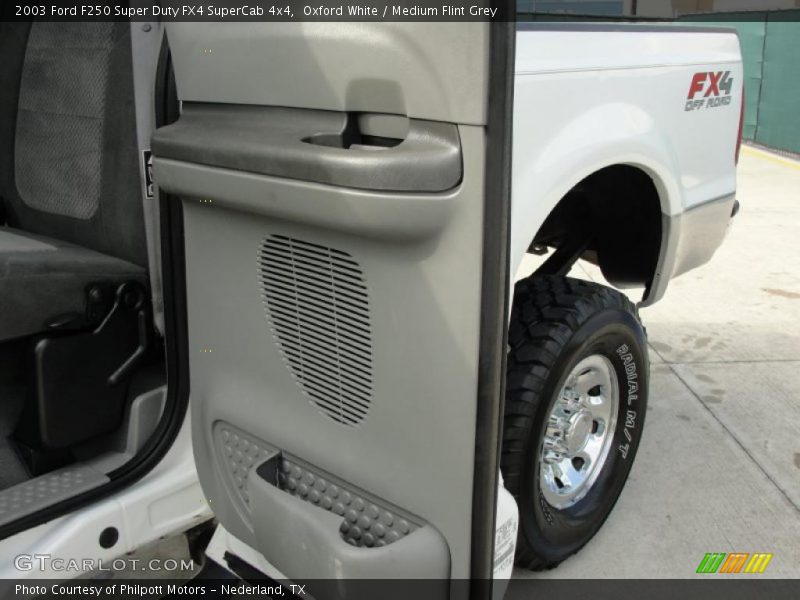 Oxford White / Medium Flint Grey 2003 Ford F250 Super Duty FX4 SuperCab 4x4