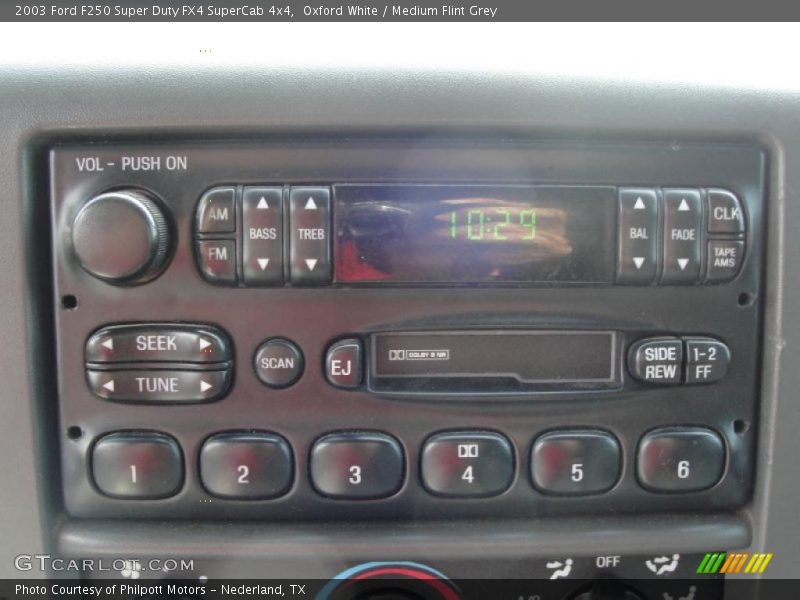 Controls of 2003 F250 Super Duty FX4 SuperCab 4x4