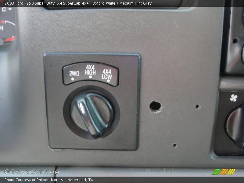 Controls of 2003 F250 Super Duty FX4 SuperCab 4x4