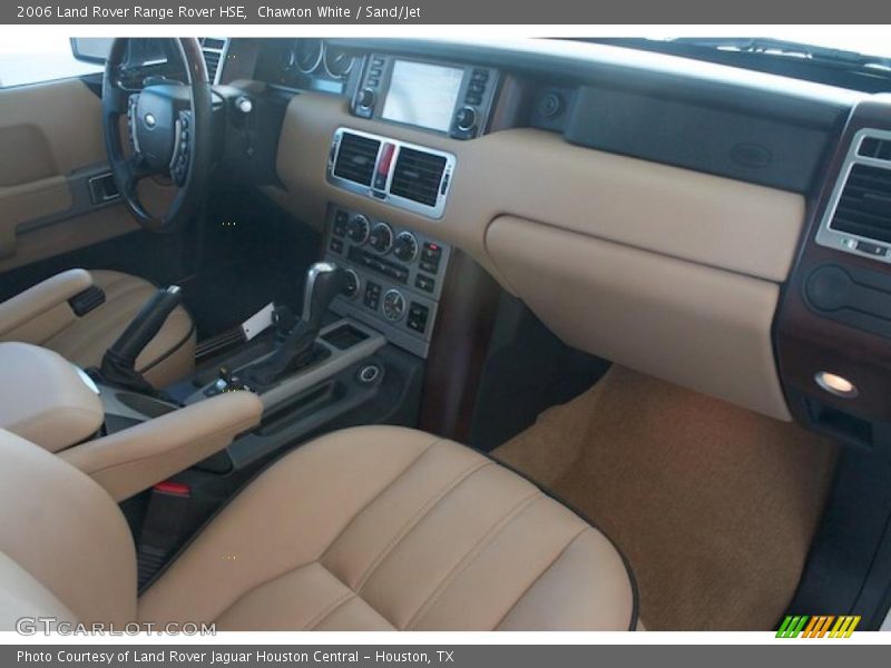  2006 Range Rover HSE Sand/Jet Interior